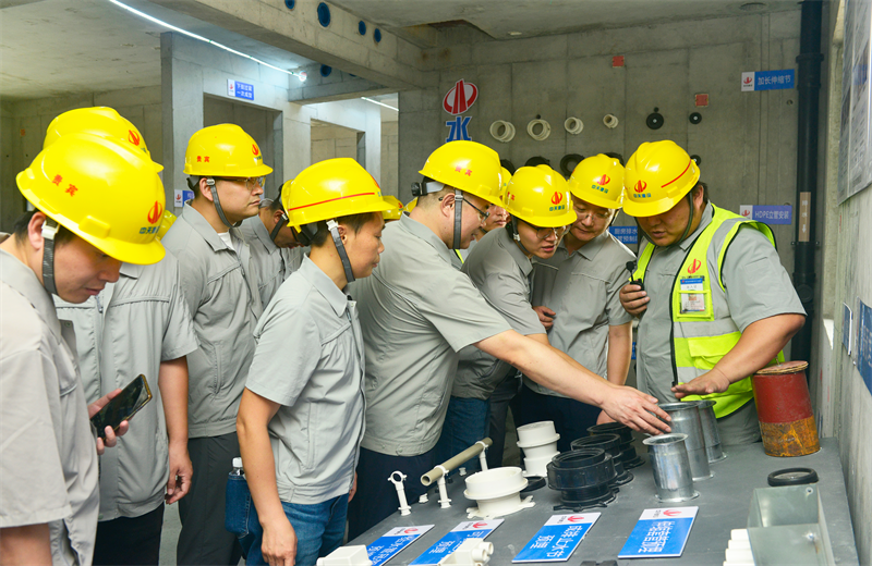 为进一步推进优质客户高效履约，提升交付品质、达成客户满意，2025年6月25日，PT视讯建设集团在上海组织召开2025年越秀地产、华润置业客户履约推进会。